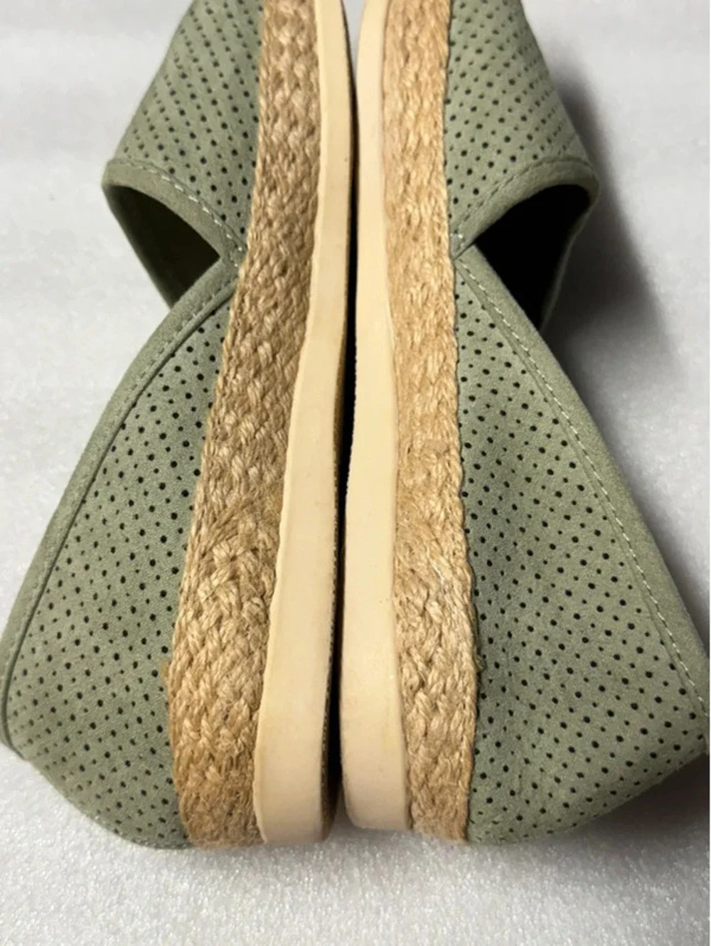 7.5 M sage green slip-on espadrille flats Esprit